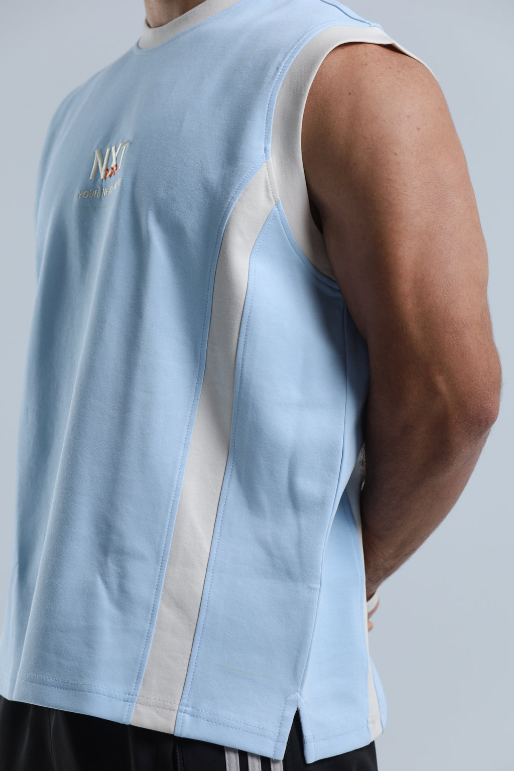 MOVE 03- sleeveless shirt