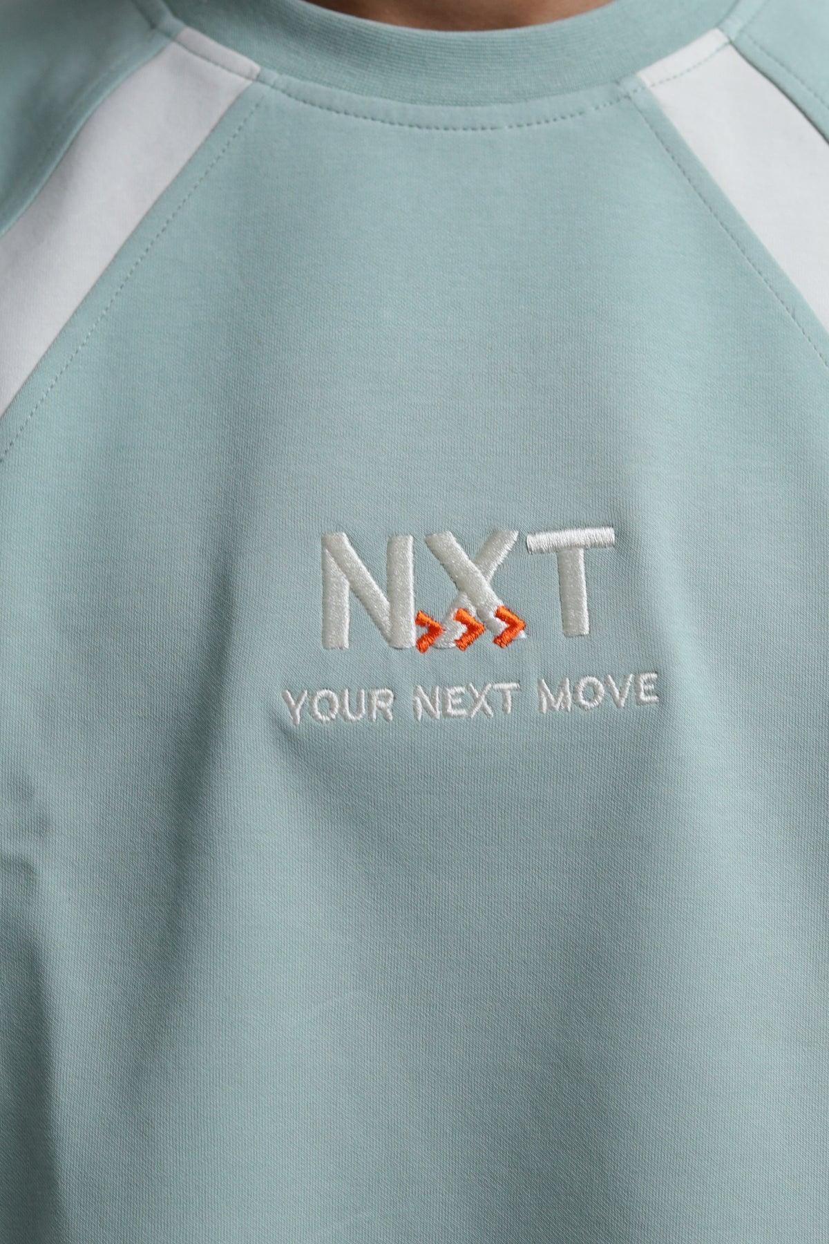 MOVE 02 - Raglan Tee